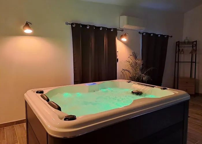 Maison Chaleureuse Avec Jacuzzi Interieur *